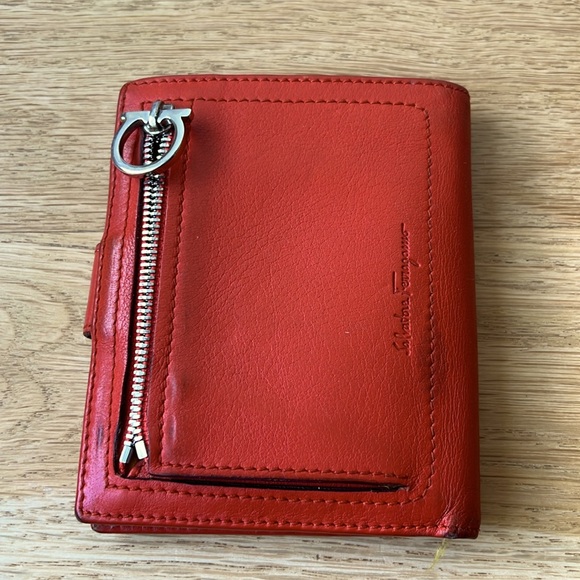 Authentic Vintage leather Ferragamo wallet. Orange. - Picture 2 of 11